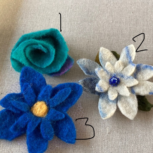 Hand Felted Floral Pins Brooches - Picture 1 of 12